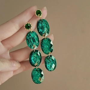 Vintage Emerald Green Acrylic Dangle Earrings Geometric Gold Plated Rhinestone Drop Earrings For Women Elegant Banquet Jewelry