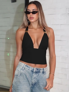 Sexy Damen Neckholder-Oberteil in Schwarz mit tiefem V-Ausschnitt und Goldmetall-Detail