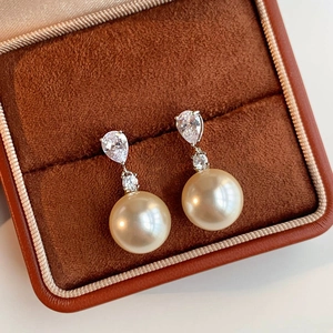Boucles D'oreilles Künstliche Perles Pendantes Avec 925 Sterling Silver Earring Post Zirconia Forme Poire Bijoux Élégants Pour Femmes