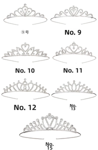 Détails de sept serre-têtes diadèmes argentés avec strass étincelants et cristaux pour fille