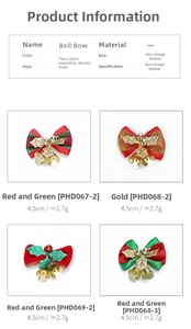 Vue détaillée de nœuds de Noël de 4,5 cm avec cloches en métal et houx décoratif