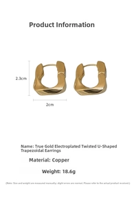 Détail de boucles d'oreilles torsadées en U dorées avec mesures de 2,3 cm sur 2 cm