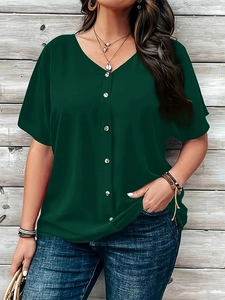 Detail of dark green V-neck short sleeve shirt with single-breasted button-up design