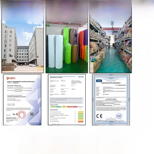 Panoramica fabbrica ornamenti natalizi in schiuma con certificazioni ISO e BSCI.