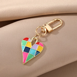 Fashionable checkered heart keychain with colorful enamel inlay and golden lobster clasp