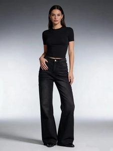 Set jeans a zampa neri vintage da donna con maglietta a maniche corte casual