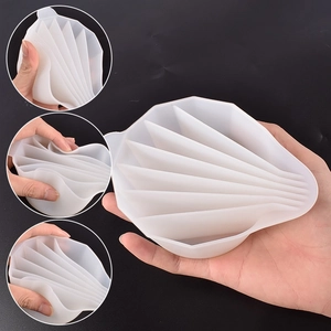 Flexible white silicone mixing cup for resin DIY with shell shape pleated design