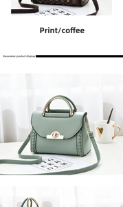 Détail d'un sac à main élégant en cuir PU avec poignée anneau métal et fermoir rotatif
