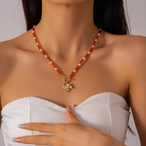Vintage Glass Beaded Necklace With Alloy Maple Leaf Pendant Toggle Clasp Elegant Fashion Jewelry For Women