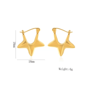 Detail of 18mm golden irregular star earrings showing precise dimensions and 6g weight