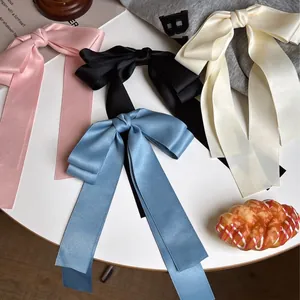 Barrettes à nœuds en satin élégants avec rubans longs en quatre couleurs pour filles
