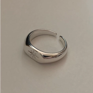 Minimalist 925 sterling silver octagram open ring with engraved star pattern for women