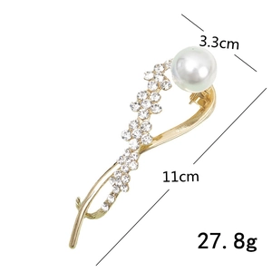 Elegant gold pearl and rhinestone hair clip with 11cm length and flower design