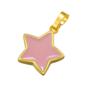 Detalle de un colgante de estrella de metal dorado con esmalte rosa para joyería DIY