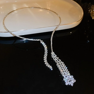 Silver flower pendant pearl necklace with sparkling rhinestones and elegant tassels