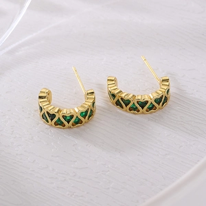 Elegant 18K gold plated heart-shaped C-hoop earrings with sparkling green zircon stones