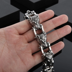 Herren Wolfskopf Armband aus Vintage-Edelstahl mit schweren Biker-Kettengliedern