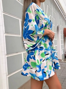 Blouse élégante à imprimé floral col en V manches courtes et taille nouée style kimono