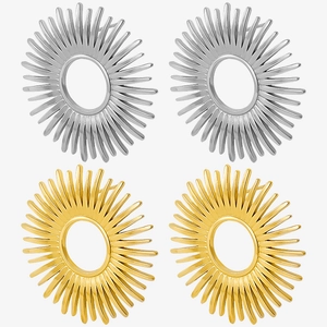 Detailed top view of 304 stainless steel sunflower stud earrings in gold and silver finish