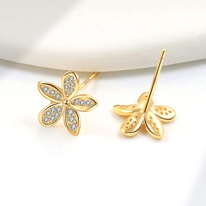 Exquisite S925 sterling silver flower stud earrings with gold plating and cubic zirconia