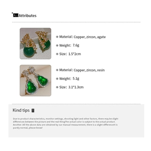 Infographic showing material specs and dimensions for green resin and agate earrings