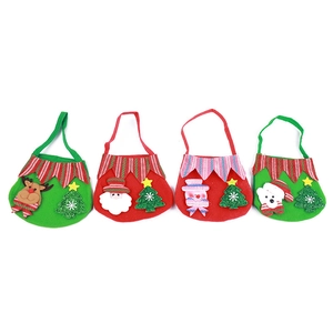Lot de 4 sacs cadeaux de Noël en feutre coloré avec de jolis personnages de dessins animés