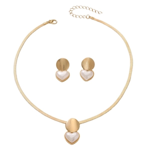Fashionable gold snake chain necklace and heart pearl earring jewelry set for women