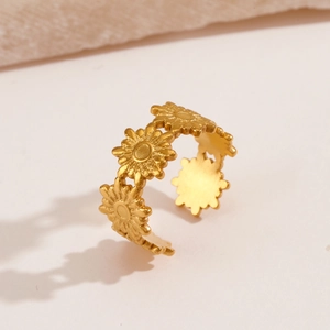 Golden stainless steel sunflower ring with vintage French style adjustable open band