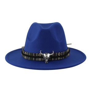 Classico cappello fedora blu reale con testa di toro argentata e fascia etnica