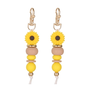Daisy beaded keychain with sunflower charm and tassels for bags and car keys