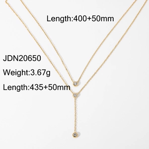Detail showing dimensions and 3.67g weight of gold double-layer Y-chain with zircons