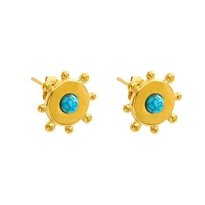 Goldene Ohrstecker mit blauem Türkisstein im Sonnenstrahlen-Design auf weißem Grund