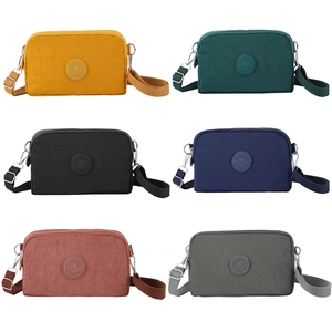 Borse a tracolla in nylon impermeabile per cellulare disponibili in sei colori