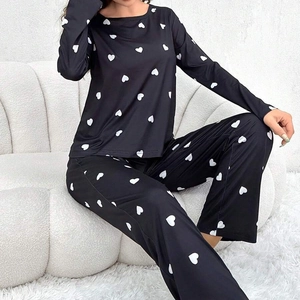 Schwarzer Damen Schlafanzug mit Herzprint Set aus Langarmshirt und langer Hose