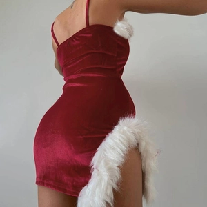 Sexy rode fluwelen kerstjurk met witte rand van kunstbont en zijsplit voor dames