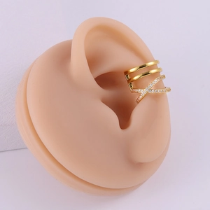 Manchette d'oreille dorée de style français avec lignes croisées et zircons brillants
