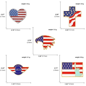 Dimensions et poids détaillés de cinq épingles en émail sur le thème USA