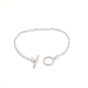 Minimalist silver geometric chain bracelet featuring a stylish OT toggle clasp closure