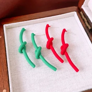 Chic knotted stud earrings in matte green and red with silver needle finish