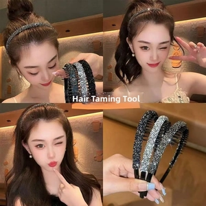 Detail of rhinestone headband with teeth for non-slip hair styling and grip