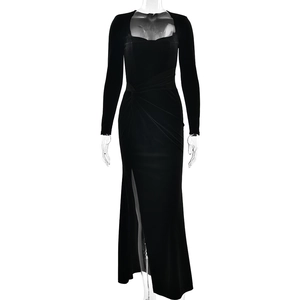Robe longue élégante en velours noir à col carré avec manches longues et fente