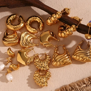 Retro 18K gold plated snake texture hoop and pearl earrings on rustic wooden branches