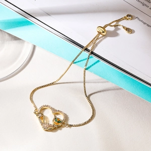 Elegant gold-plated cat heart bracelet with cubic zirconia and adjustable box chain