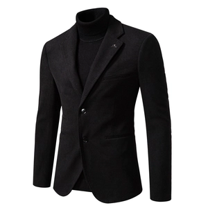 Veste de costume homme noire slim fit avec revers crantés et deux boutons sur blanc