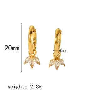 18k gold plated starfish zircon hoop earrings measuring 20mm height and 2.3g weight