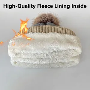 Schicke Strickmütze für Damen mit Bommel und dickem Fleecefutter für den Winter