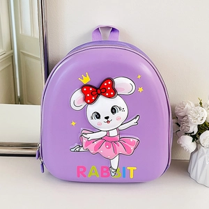 Vue détaillée d'un sac à dos rigide violet lapin 3D avec texte RABBIT coloré