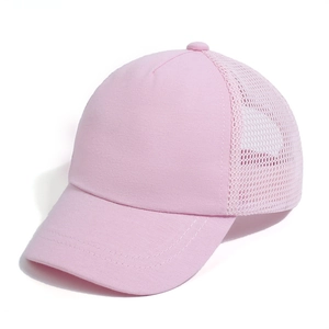 Verstellbare pinkfarbene Kinder-Mesh-Baseballkappe für sommerlichen Sonnenschutz im Freien