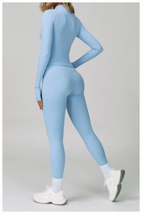 Detail view of the breathable slim-fit blue yoga set featuring a back-side perspective