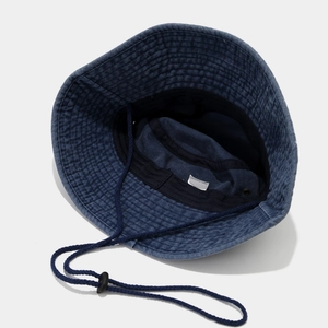 Cappello da pescatore in denim blu scuro con cordino regolabile e tesa larga